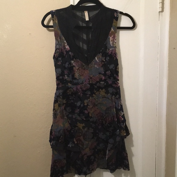 Free People Dresses & Skirts - Free People brand Beautiful rayon & silk  , sleeveless floral print